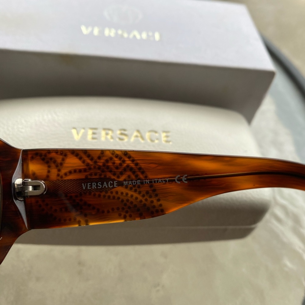 100% Authentic Versace Sunglasses - image 5
